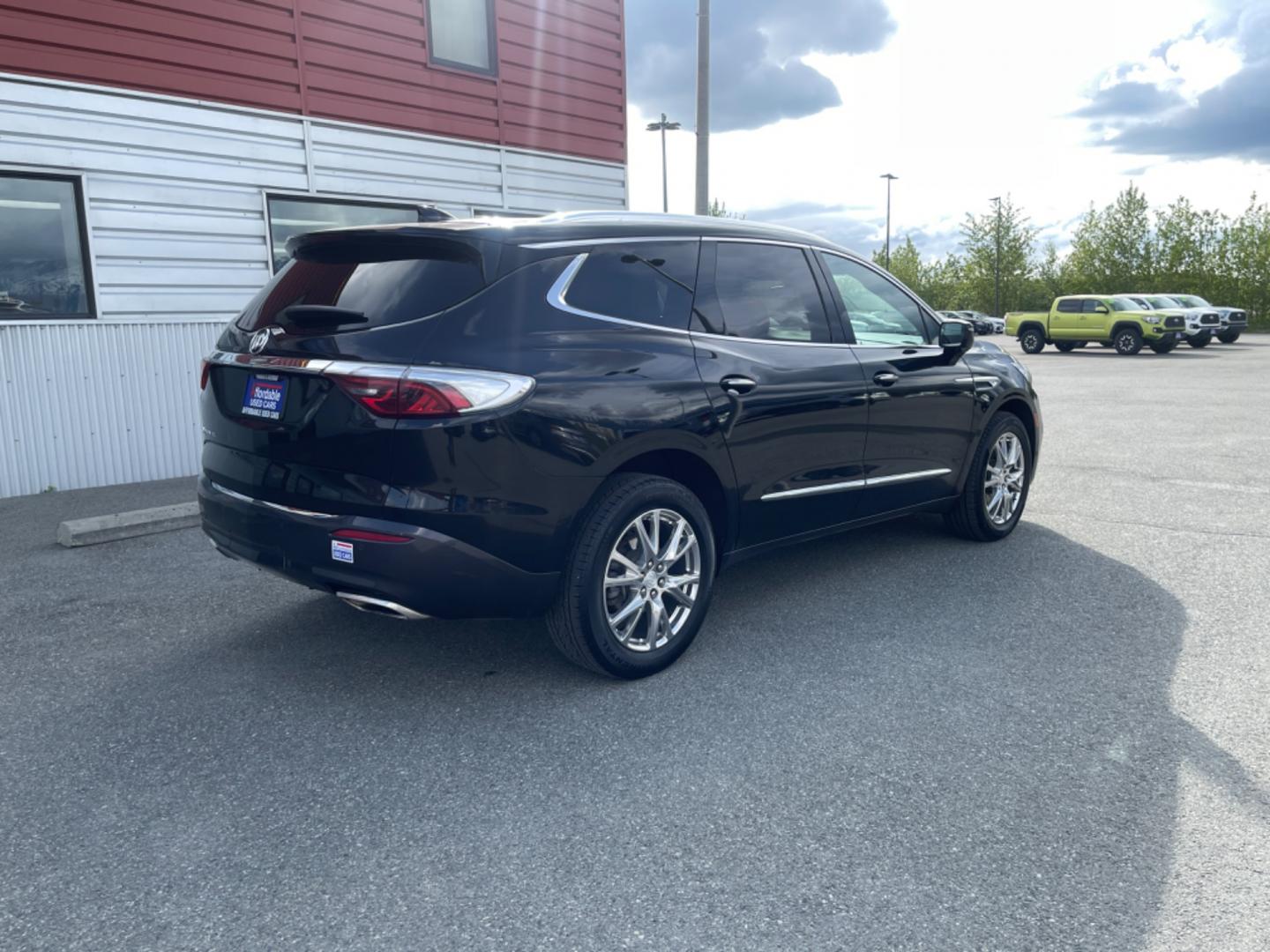 2022 BLACK /Gray Leather BUICK ENCLAVE PREMIUM (5GAEVBKW8NJ) with an 3.6L engine, Automatic transmission, located at 1960 Industrial Drive, Wasilla, 99654, (907) 274-2277, 61.573475, -149.400146 - Photo#3